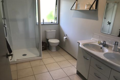 Photo of property in 4 Broadview Road, Opua, 0200