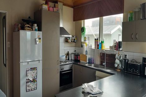 Photo of property in 2/210 Sunnynook Road, Totara Vale, Auckland, 0627