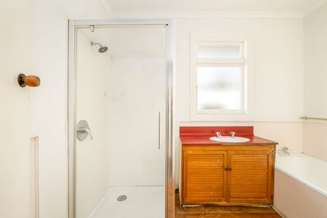 Photo of property in 117 Somerfield Street, Somerfield, Christchurch, 8024