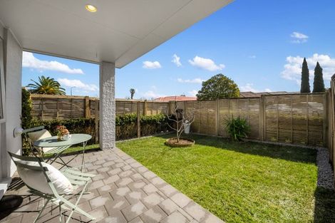 Photo of property in 11 Tolben Place, Golflands, Auckland, 2013