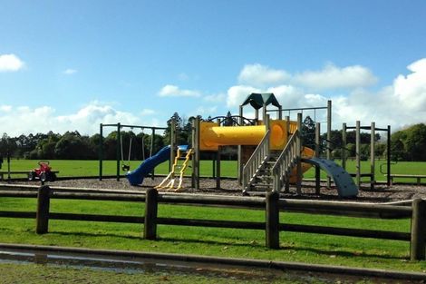 Photo of property in 138 Taupaki Road, Taupaki, 0782