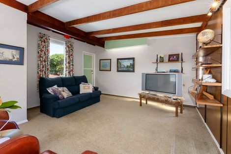 Photo of property in 15 Bayview Road, Paremata, Porirua, 5024