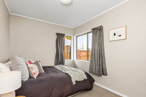 Photo of property in 2/42 Middle Road, Havelock North, 4130