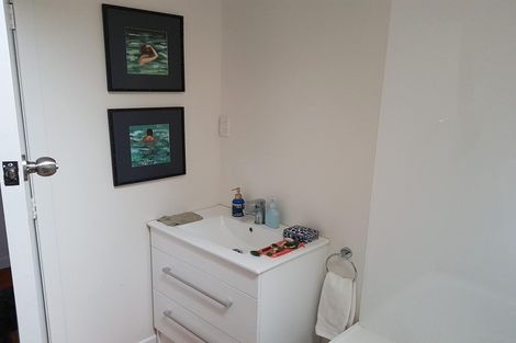 Photo of property in 176 Beach Haven Road, Beach Haven, Auckland, 0626