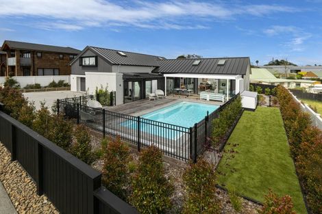 Photo of property in 2c Roland Road, Greenhithe, Auckland, 0632
