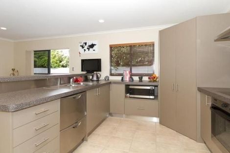 Photo of property in 9a Oxford Street, Taradale, Napier, 4112