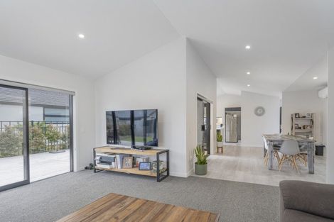 Photo of property in 4 Ngaroma Crescent, Whitianga, 3510