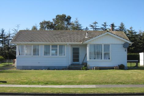 Photo of property in 25 Hinemoa Street, Levin, 5510
