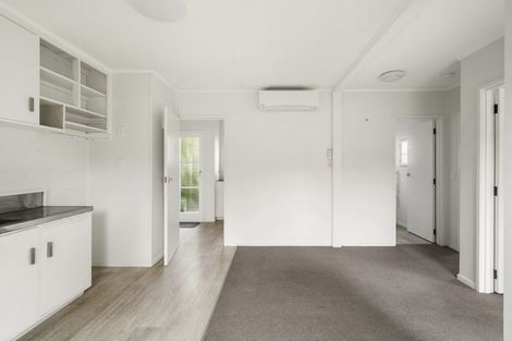 Photo of property in 5 Nea Place, Hillcrest, Auckland, 0627