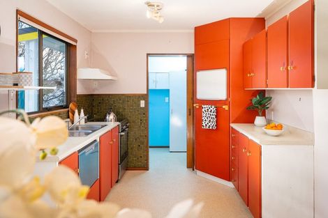 Photo of property in 104 Tauhinu Road, Miramar, Wellington, 6022