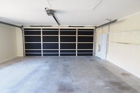 Photo of property in 9 Graven Court, Henderson, Auckland, 0612