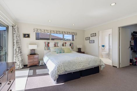 Photo of property in 76 Hillcrest Road North, Raumati Beach, Paraparaumu, 5032