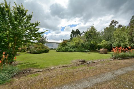 Photo of property in 32 Beach Street, Waikouaiti, 9510