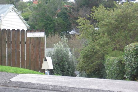 Photo of property in 4 Eastglen Road, Glen Eden, Auckland, 0602