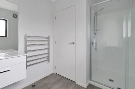 Photo of property in 137 Whites Line East, Waiwhetu, Lower Hutt, 5010