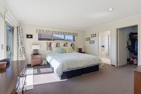 Photo of property in 76 Hillcrest Road North, Raumati Beach, Paraparaumu, 5032
