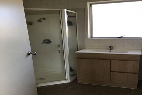 Photo of property in 14 Innismara Avenue, Wattle Downs, Auckland, 2103