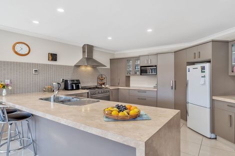 Photo of property in 76 Hillcrest Road North, Raumati Beach, Paraparaumu, 5032