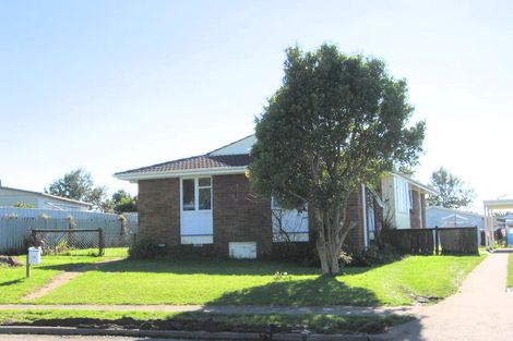 Photo of property in 13 Wing Crescent, Papakura, 2110