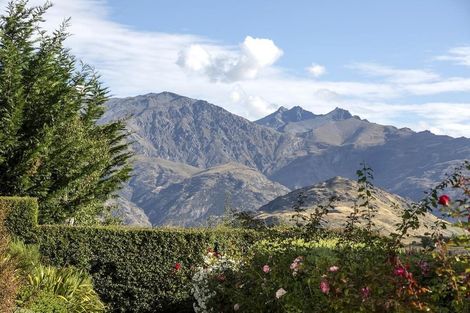 Photo of property in 22 Advance Terrace, Arrowtown, 9302