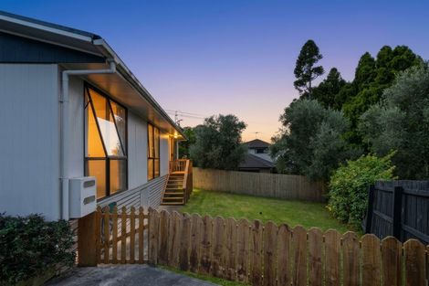 Photo of property in 2/342c Royal Road, Massey, Auckland, 0614
