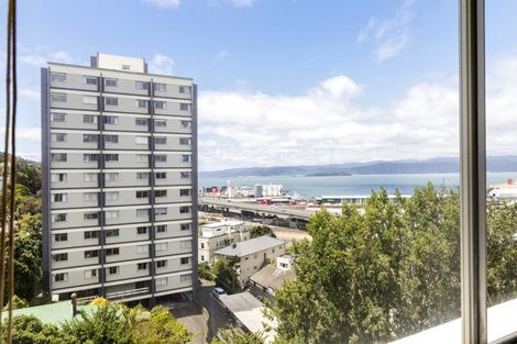 Photo of property in Grosvenor Flats, 19 Cottleville Terrace, Thorndon, Wellington, 6011