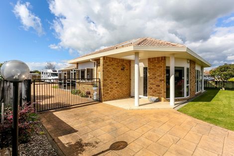 Photo of property in 275 Mangorei Road, Merrilands, New Plymouth, 4312