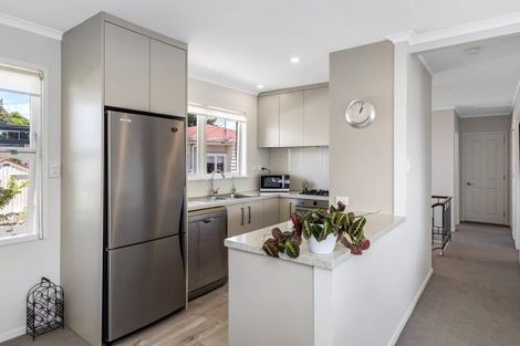 Photo of property in 2/4 Beacholm Road, Takapuna, Auckland, 0622