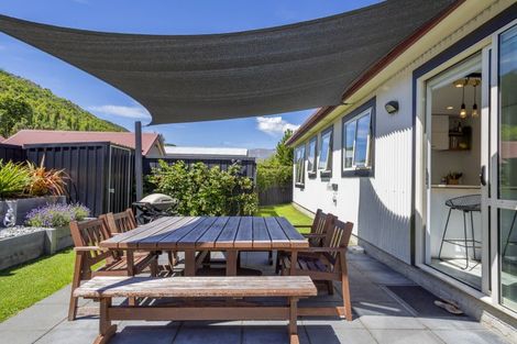 Photo of property in 15a Daveys Place, Arrowtown, 9302