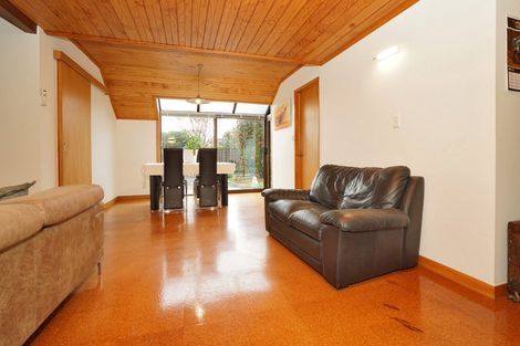 Photo of property in 12 Cooper Place, Chedworth, Hamilton, 3210