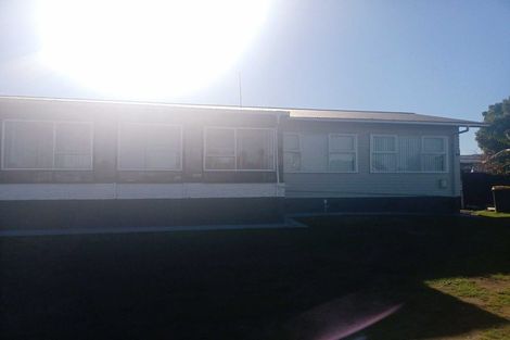 Photo of property in 66 Sunlands Drive, Manurewa, Auckland, 2102