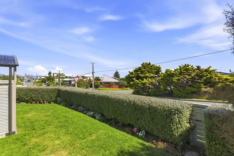 Photo of property in 91 Seaview Road, Paraparaumu Beach, Paraparaumu, 5032