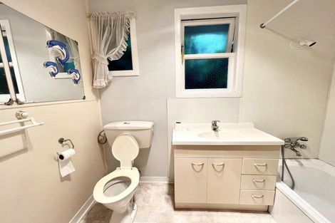 Photo of property in 2 Mirabell Place, Golflands, Auckland, 2013