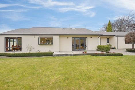 Photo of property in 17 Chatswood Place, Bishopdale, Christchurch, 8051