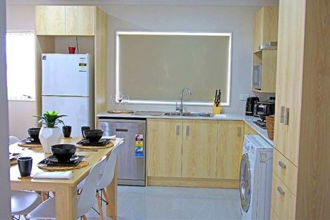 Photo of property in 47a Senator Drive, Manurewa, Auckland, 2105