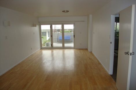 Photo of property in 2/201 Derwent Street, Island Bay, Wellington, 6023