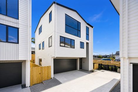Photo of property in 17 Rock Isle Road, Torbay, Auckland, 0630