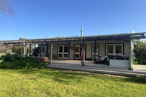 Photo of property in 92 Rahui Road, Otaki, 5512