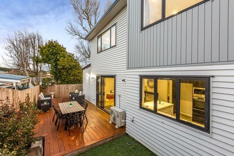 Photo of property in 7b Ballial Place, West Harbour, Auckland, 0618