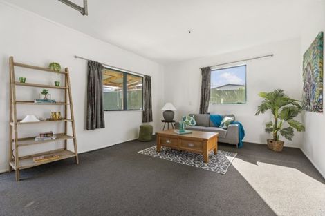 Photo of property in 76 Thompson Terrace, Manurewa, Auckland, 2102