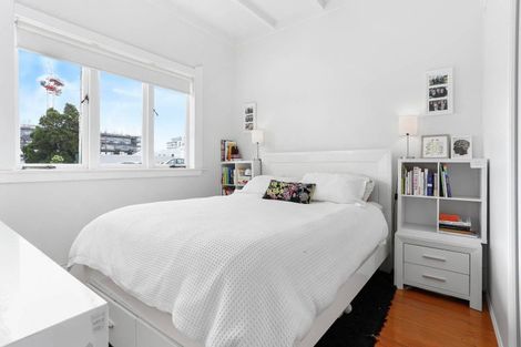 Photo of property in 4 Bowers Road, Glen Eden, Auckland, 0602