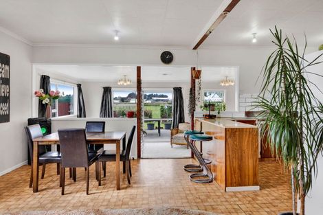 Photo of property in 52 Wallscourt Place, Normanby, Hawera, 4614