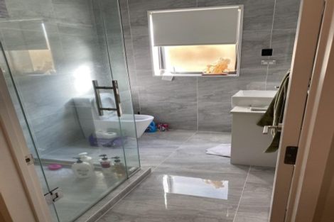 Photo of property in 2 Creggan Crescent, Flat Bush, Auckland, 2019