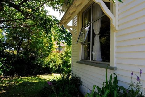 Photo of property in 30 Rhodes Street, Waimate, 7924