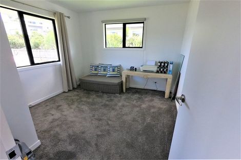 Photo of property in 9 Meenas Place, Cable Bay, 0420