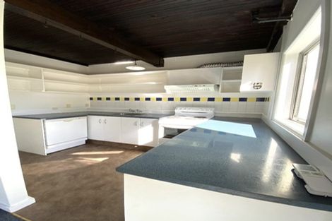 Photo of property in 126 Akaroa Drive, Maupuia, Wellington, 6022