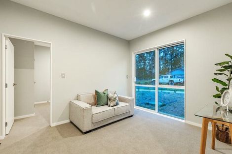 Photo of property in 17 Konoba Avenue, Kumeu, 0810