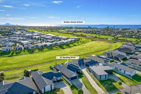 Photo of property in 37 Harding Drive, Papamoa Beach, Papamoa, 3118