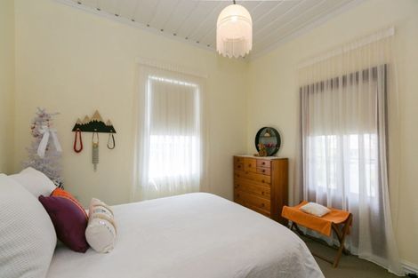 Photo of property in 24 Dunn Street, Egmont Village, 4372