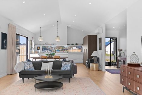 Photo of property in 42 Orchard Road, Greytown, 5712